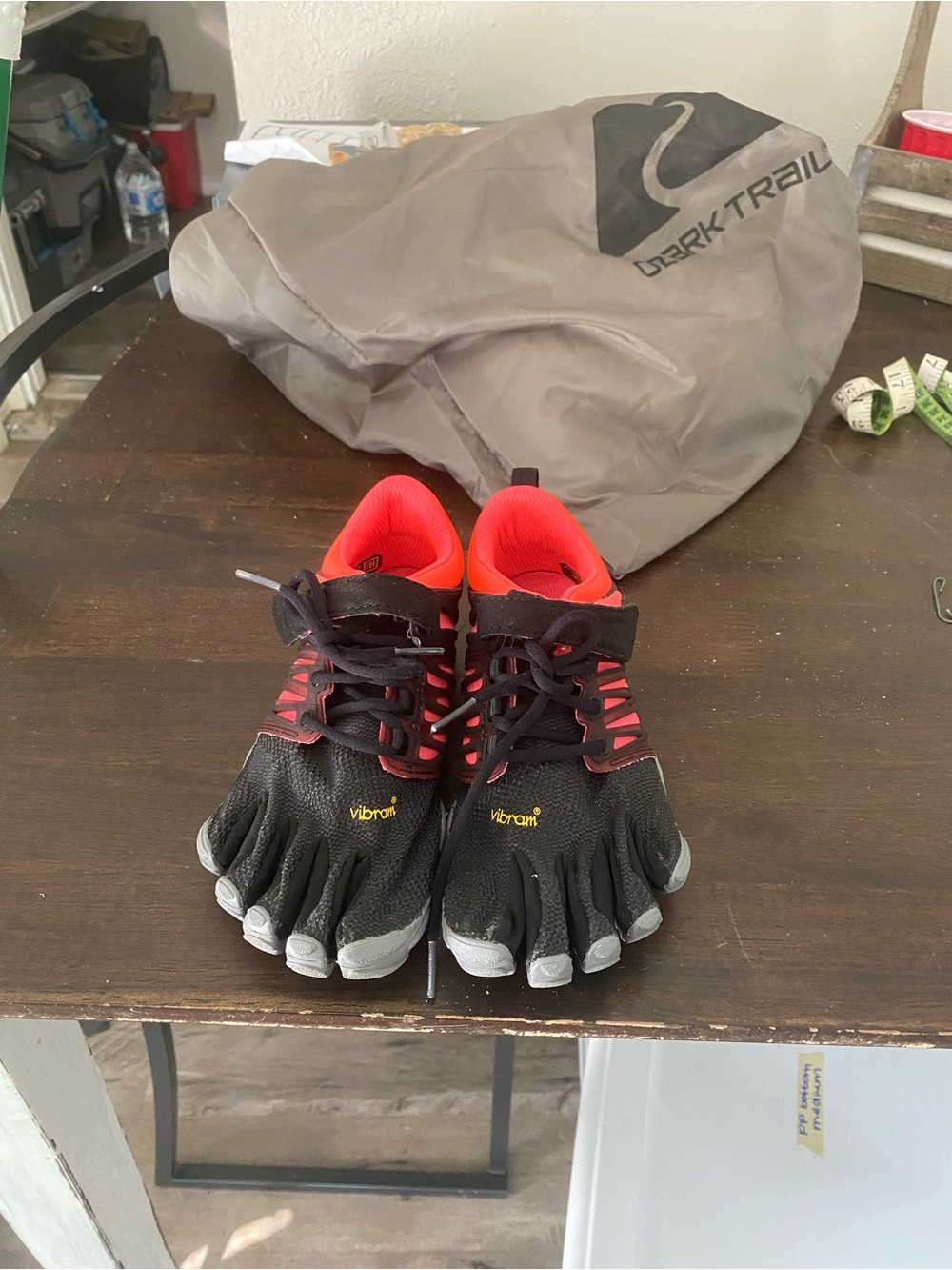 Vibram Minimalist Low-Profile Shoes in Bright Orange and Pink 6.5 to 7